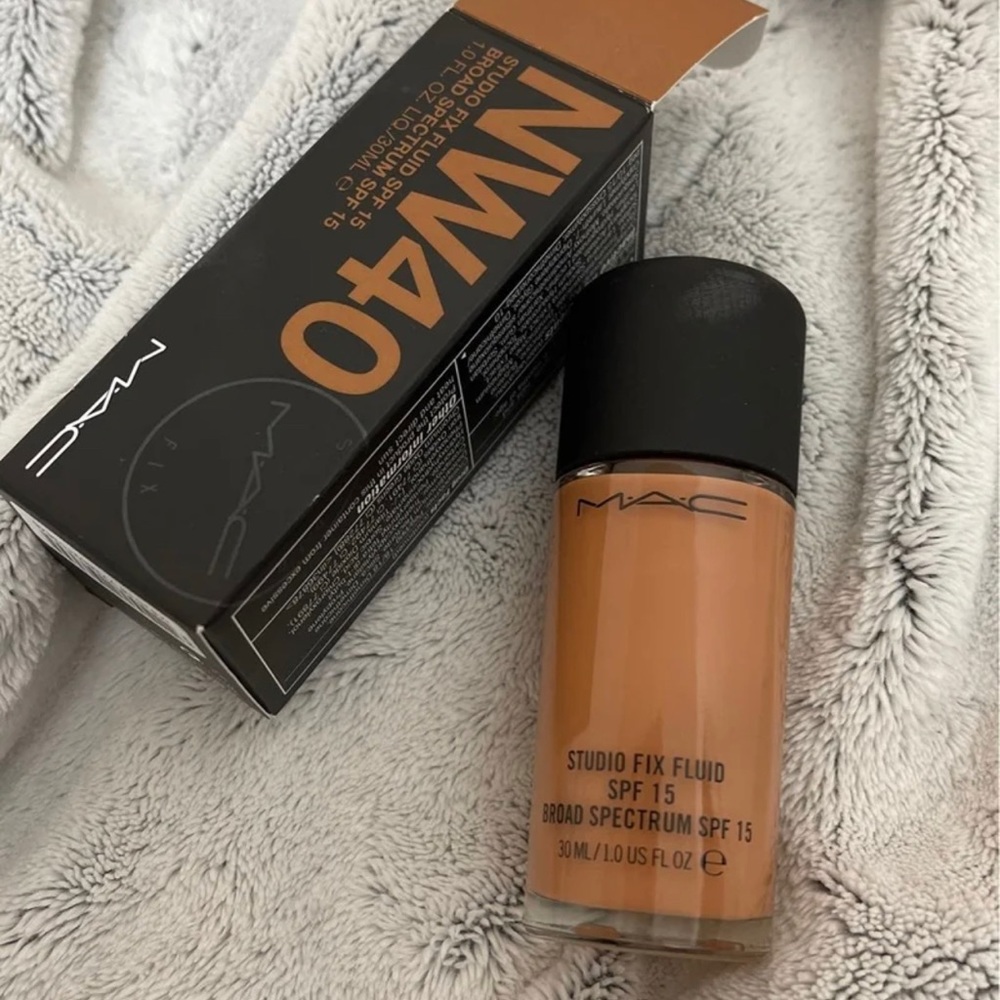 Mac Cosmetics Studio Fix Fluid Foundation NW40